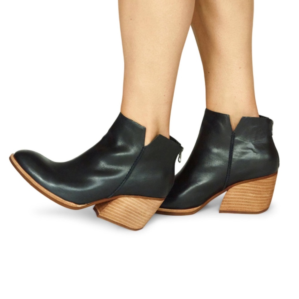 Korkease Womens Natalya 6.5